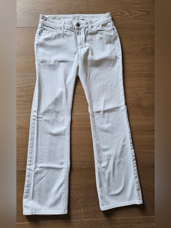 Lucky Brand Denim - Lucky Brand Vintage White Lolita Relaxed Lightweight Bootcut Jeans - 2/26